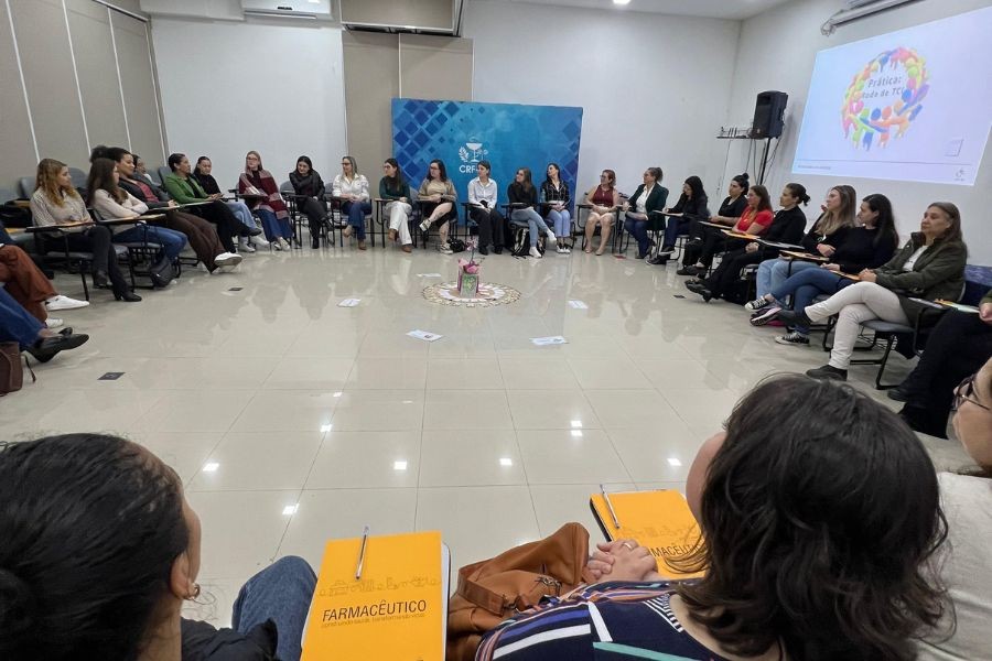 farmaceuticos-participam-do-i-encontro-de-praticas-integrativas-e-complementares-em-saude-em-curitiba